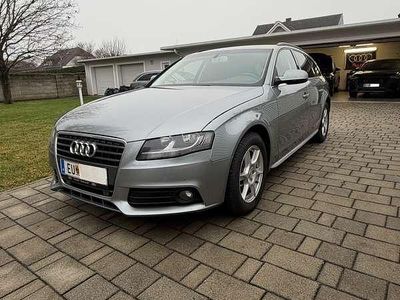 Grau Gebraucht 2011 Audi A4 Kombi | € 11.000 (Teuer)