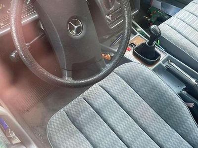 Gebraucht 1988 Mercedes E200 Limousine | € 6.000