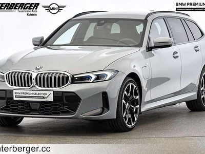 Grau Gebraucht 2025 BMW 330e M Sport Kombi | € 56.900
