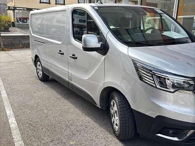 Gebraucht Renault Trafic 150 PS (110 kW) 2025 Silber Van / Kleinbus