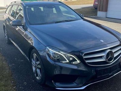 Grau Gebraucht 2015 Mercedes E350 Elegance Kombi | € 19.900 (Fairer Preis)