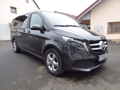 Grau Gebraucht 2024 Mercedes V220 Avantgarde Van / Kleinbus | € 75.500