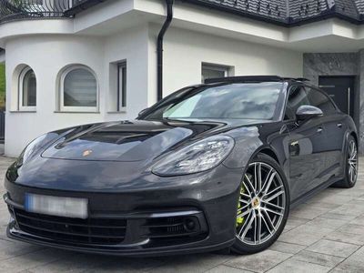 Porsche Panamera 4