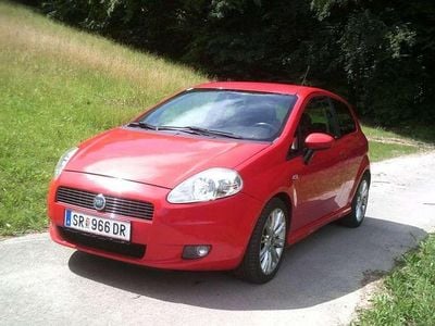 Rot Gebraucht 2005 Fiat Grande Punto Kleinwagen | € 4.444