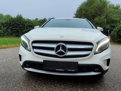 Mercedes GLA220
