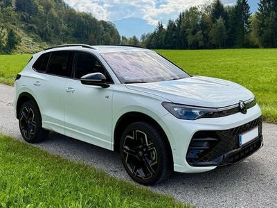 Weiß Gebraucht 2024 VW Tiguan R-line SUV | € 55.900