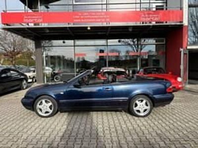 Blau Gebraucht 1999 Mercedes CLK320 Cabrio | € 14.900
