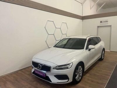 Weiß Gebraucht 2019 Volvo V60 Momentum Kombi | € 23.777 (Fairer Preis)