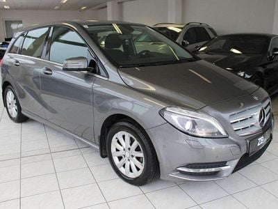 Grau Gebraucht 2014 Mercedes B180 Van / Kleinbus | € 9.890