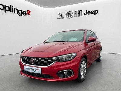 Gebraucht Fiat Tipo Lounge 95 PS (69 kW) 2016 Rot Kombi
