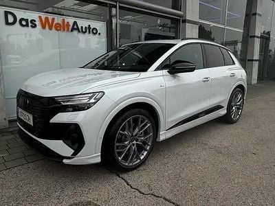 Weiss metallic Gebraucht 2025 Audi Q4 e-tron Ambiente SUV | € 64.900