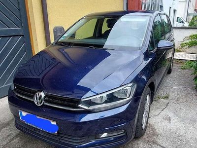 Gebraucht VW Touran Trendline 110 PS (80 kW) 2017 Blau Van / Kleinbus
