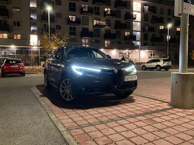 Schwarz Gebraucht 2017 Alfa Romeo Stelvio Super SUV | € 20.300