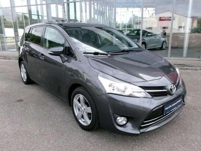 Grau Gebraucht 2015 Toyota Verso Active Van / Kleinbus | € 8.990 (Etwas zu teuer)