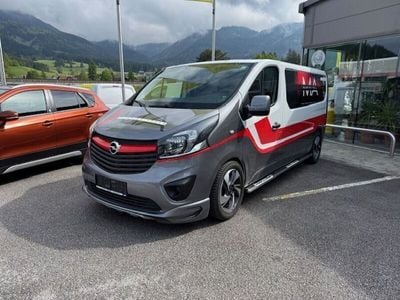 Weiß Gebraucht 2015 Opel Vivaro Van / Kleinbus | € 23.000