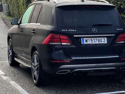 Schwarz Gebraucht 2015 Mercedes GLE250 SUV | € 25.900 (Fairer Preis)
