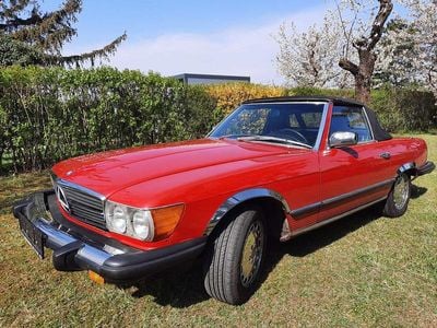 Rot Gebraucht 1982 Mercedes SL380 Cabrio | € 22.000