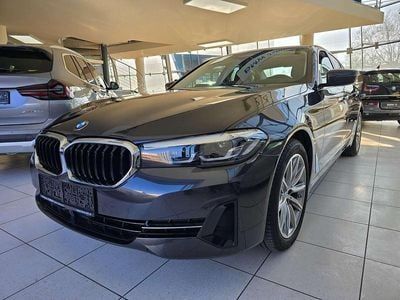 Grau Gebraucht 2023 BMW 520 Sport Line Limousine | € 48.700 (Etwas zu teuer)