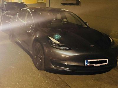 Grau Gebraucht 2019 Tesla Model 3 Long Range AWD Limousine | € 23.000 (Etwas zu teuer)
