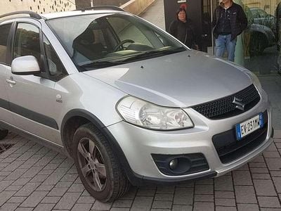 Silber Gebraucht 2014 Suzuki SX4 GLX SUV | € 3.500