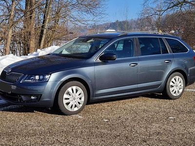 Grau Gebraucht 2015 Skoda Octavia Style Kombi | € 9.990 (Etwas zu teuer)