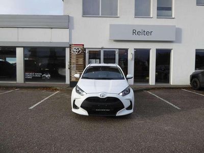 Weiß Gebraucht 2022 Toyota Yaris Active Limousine | € 14.990 (Etwas zu teuer)