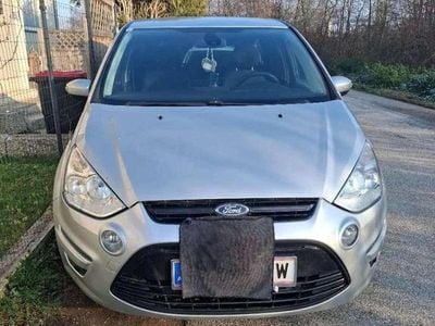 Grau Gebraucht 2011 Ford S-MAX Trend Van / Kleinbus | € 5.000 (Fairer Preis)