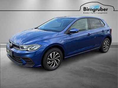 Dunkelblau metallic Neu 2025 VW Polo Limousine | € 25.970 (Teuer)