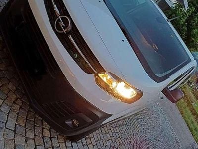 Gebraucht Opel Vivaro 140 PS (102 kW) 2022 Weiß Van / Kleinbus