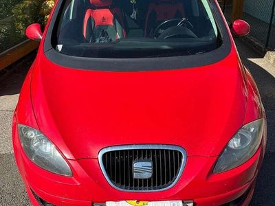 Rot Gebraucht 2005 Seat Altea Stylance Van / Kleinbus | € 1.150