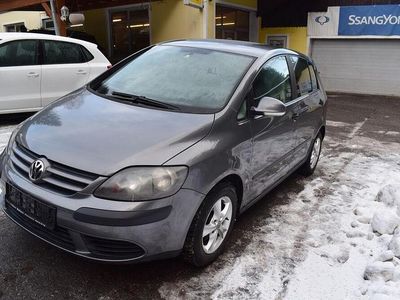 Grau Gebraucht 2005 VW Golf Trendline Limousine | € 1.900