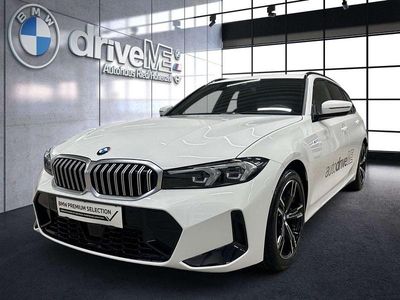 Weiß Gebraucht 2025 BMW 318 Shadowline Kombi | € 54.900