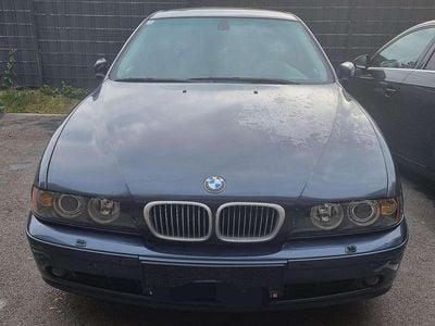 Blau Gebraucht 2002 BMW 525 Limousine | € 3.500
