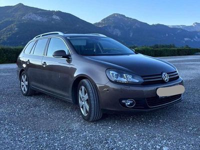 Braun Gebraucht 2011 VW Golf Kombi | € 7.200 (Teuer)