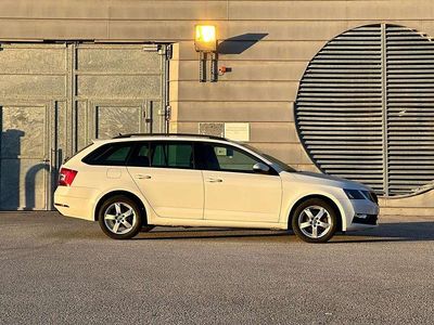 Gebraucht Skoda Octavia Ambition 116 PS (85 kW) 2017 Weiß Kombi