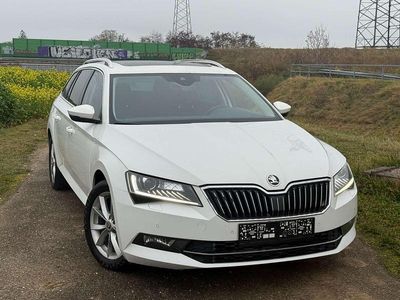 Weiß Gebraucht 2018 Skoda Superb Style Kombi | € 13.990 (Fairer Preis)