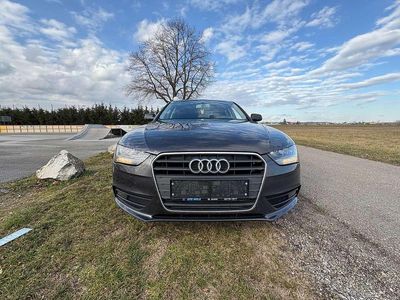 Grau Gebraucht 2014 Audi A4 Limousine | € 17.000 (Teuer)