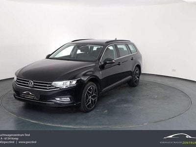 Gebraucht VW Passat 122 PS (89 kW) 2023 Schwarz Kombi