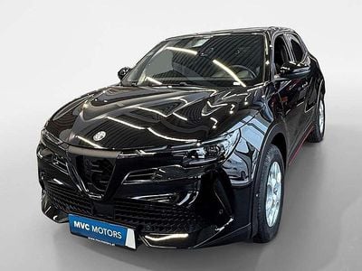 Neu Alfa Romeo Junior Edizione Speciale 145 PS (106 kW) 2025 Schwarz SUV