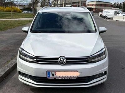 Weiß Gebraucht 2016 VW Touran Highline Van / Kleinbus | € 15.700 (Guter Preis)