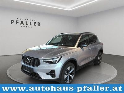 Neu Volvo XC40 163 PS (119 kW) 2025 Silber SUV