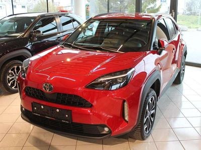 Rot Gebraucht 2025 Toyota Yaris Hybrid Active Limousine | € 28.490 (Teuer)