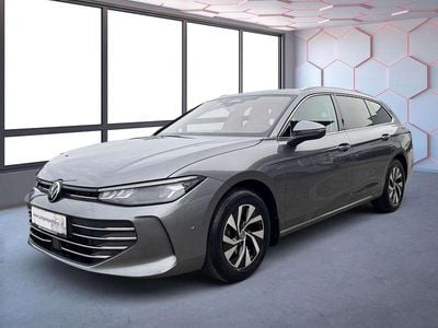 Grau Gebraucht 2024 VW Passat Business Kombi | € 31.990 (Etwas zu teuer)