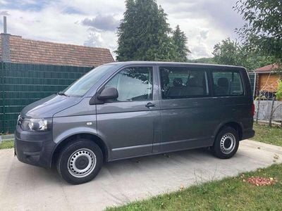 Grau Gebraucht 2014 VW Caravelle Startline Van / Kleinbus | € 19.900