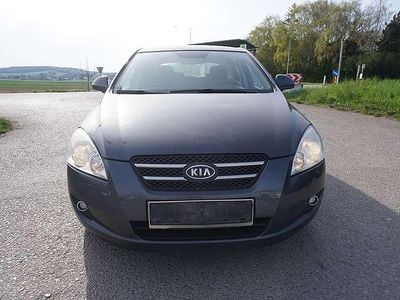 Grau Gebraucht 2008 Kia Ceed Active Kleinwagen | € 1.990 (Guter Preis)