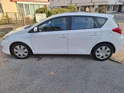 Gebraucht 2013 Toyota Auris Kombi | € 8.200 (Etwas zu teuer)