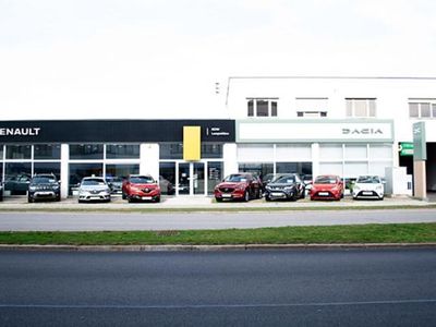 Grau Gebraucht 2020 Renault Clio V SE Kleinwagen | € 9.990