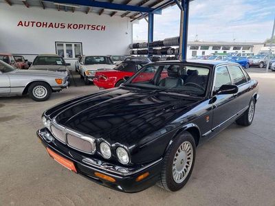 Schwarz Gebraucht 2001 Jaguar XJ8 Executive Limousine | € 14.950