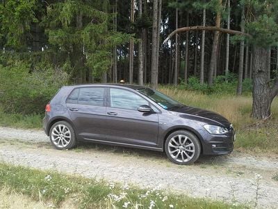 Gebraucht VW Golf VII LOUNGE 90 PS (66 kW) 2015 Limousine