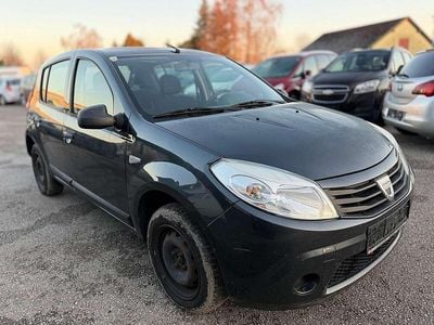Grau Gebraucht 2010 Dacia Sandero Limousine | € 999